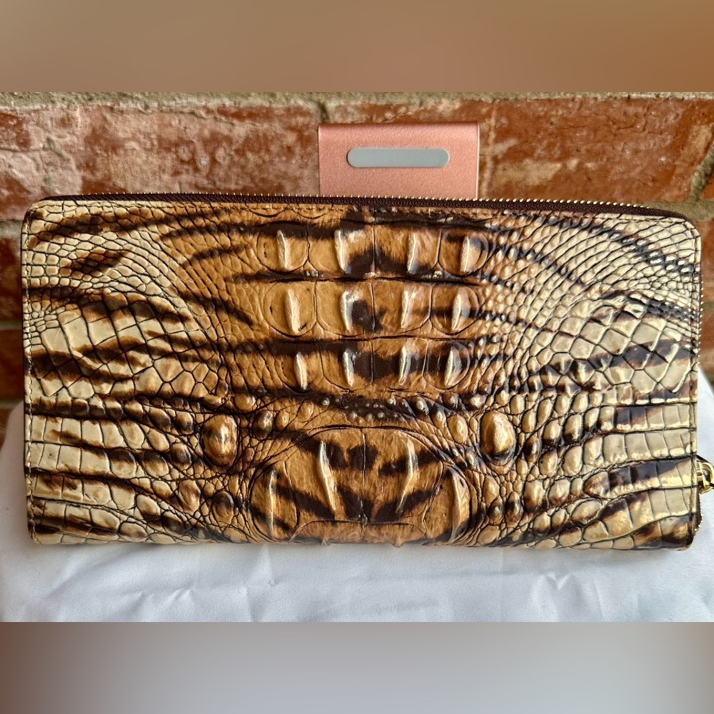New Brahmin Feline Skyler (with wristlet strap)